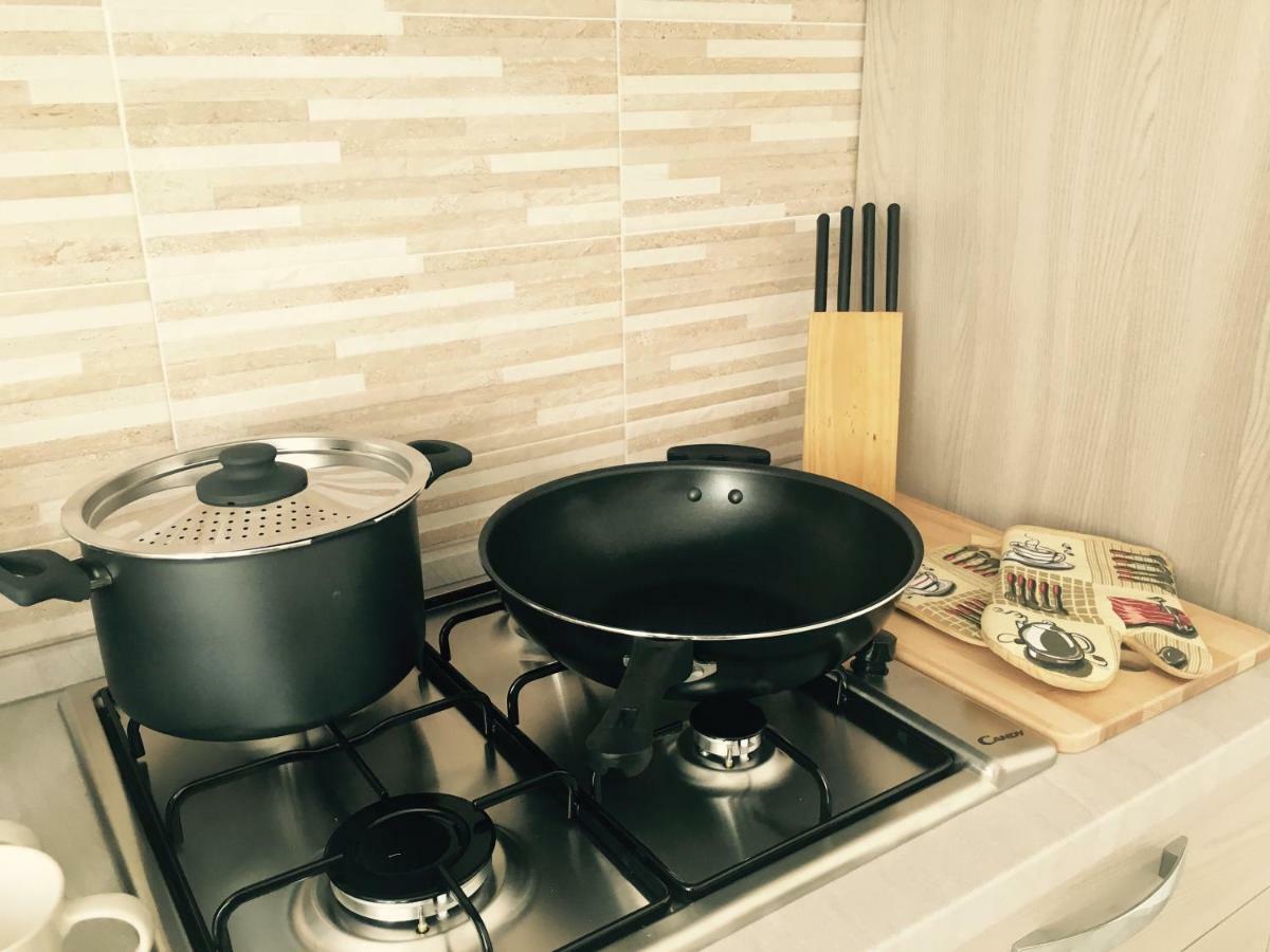 Queen Chic Apartment ลาสเปเซีย ภายนอก รูปภาพ