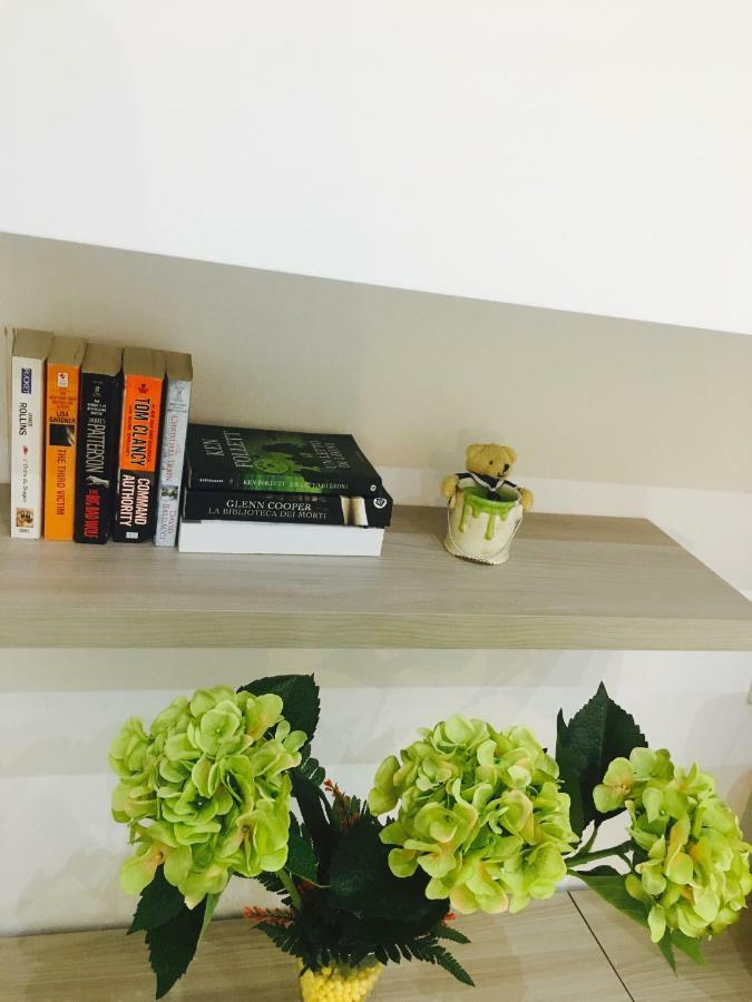 Queen Chic Apartment ลาสเปเซีย ภายนอก รูปภาพ