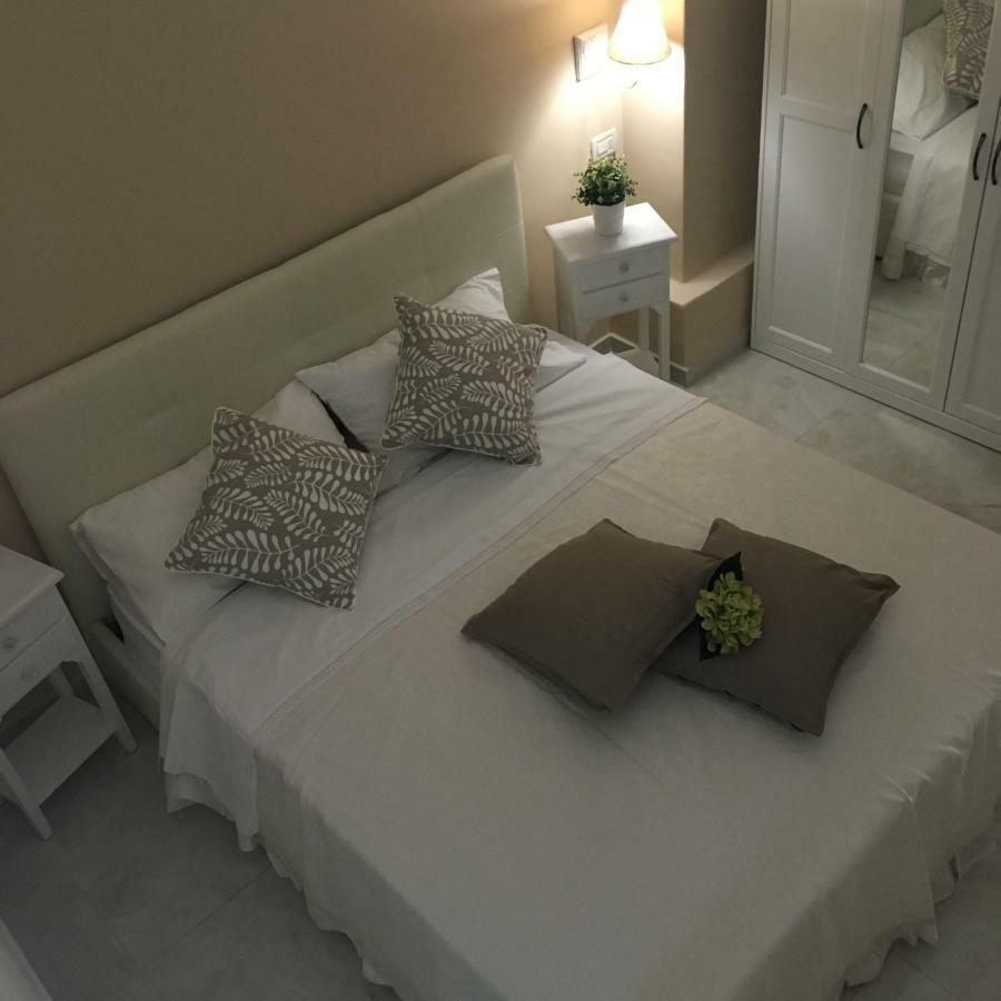 Queen Chic Apartment ลาสเปเซีย ภายนอก รูปภาพ