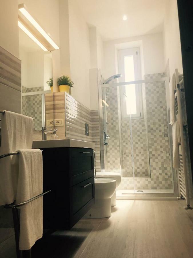 Queen Chic Apartment ลาสเปเซีย ภายนอก รูปภาพ