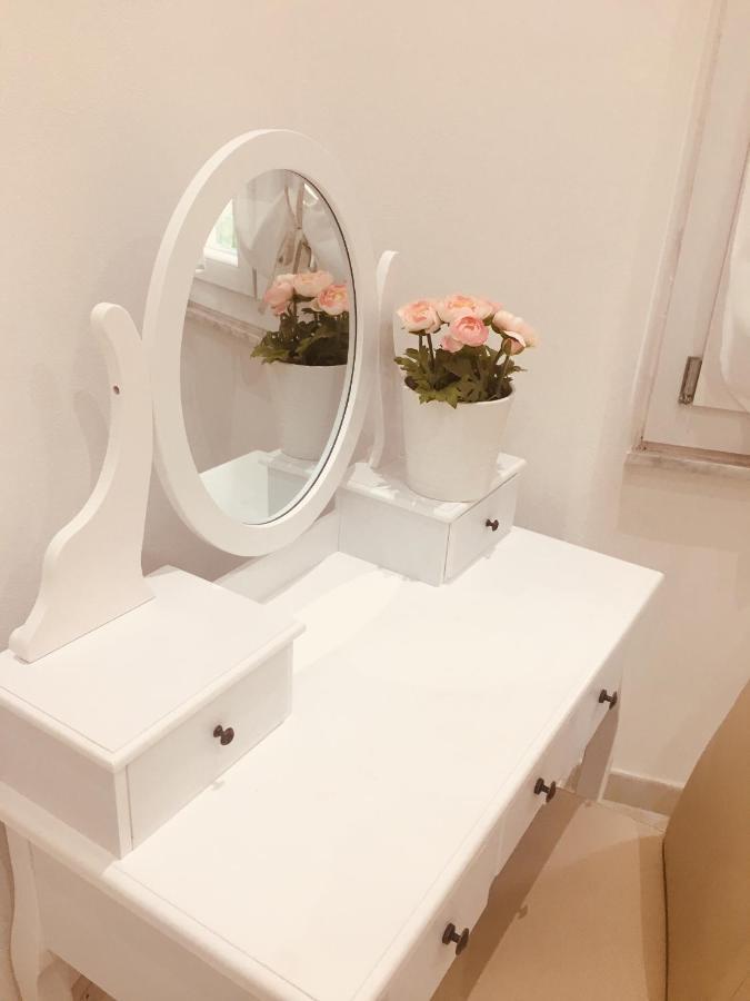 Queen Chic Apartment ลาสเปเซีย ภายนอก รูปภาพ