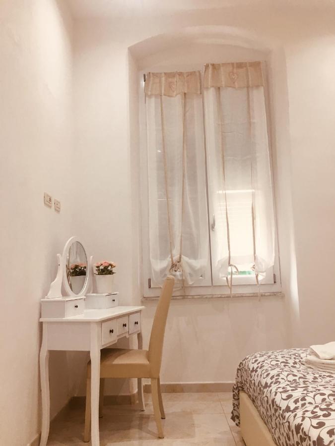 Queen Chic Apartment ลาสเปเซีย ภายนอก รูปภาพ